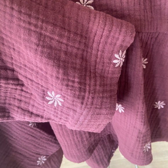 🔖 MADEWELL Embroidered Peplum Open Back Mulberry Top Flower Daisy - Picture 13 of 14